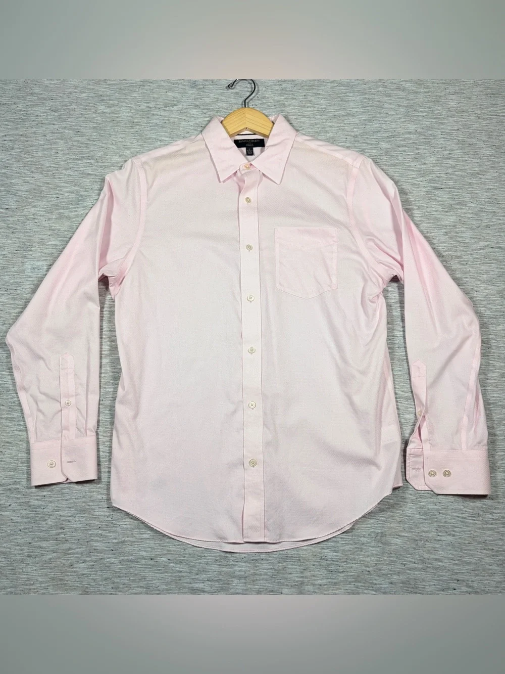 Banana Republic Men’s Long Sleeve Button Down Non Iron Shirt Pink Size Medium